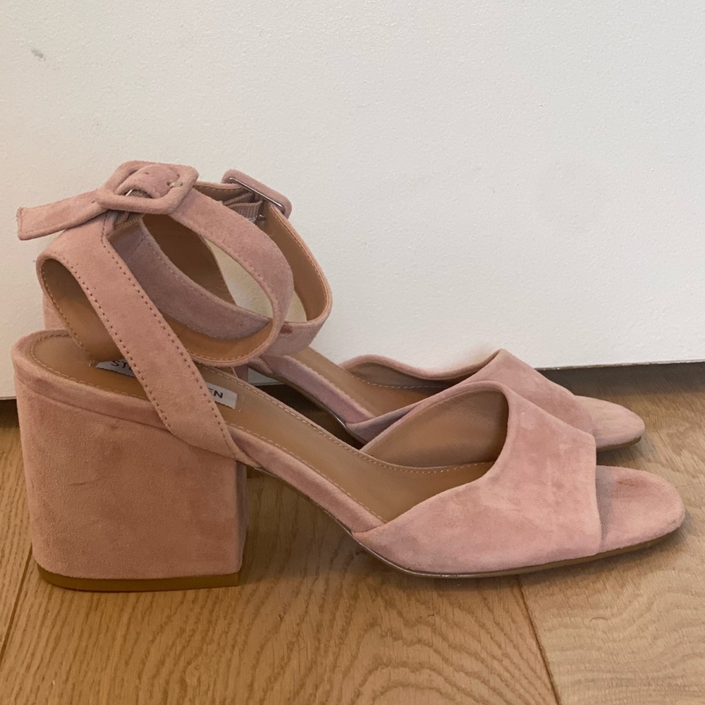 Steve Madden never worn blush block heels